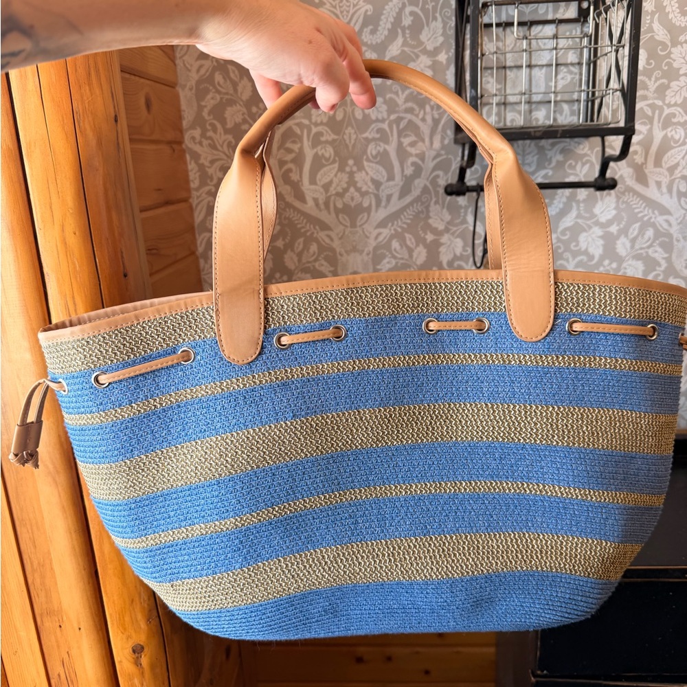 Straw Tote with Faux Leather Trim and Handles NWOT w/ Side Cinch Straps